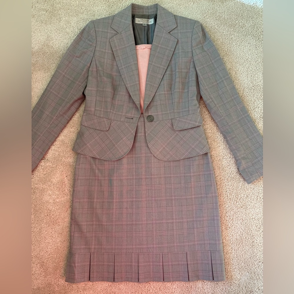 Tahari Arthur S Levine Glen Plaid Jacket Lined Peplum One Button Suit